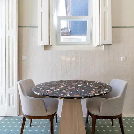 Downtown Grand Apartment *