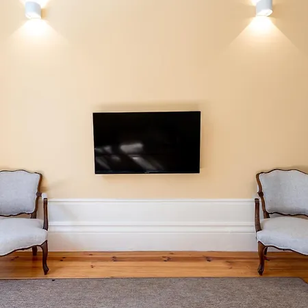 Downtown Grand Apartment *